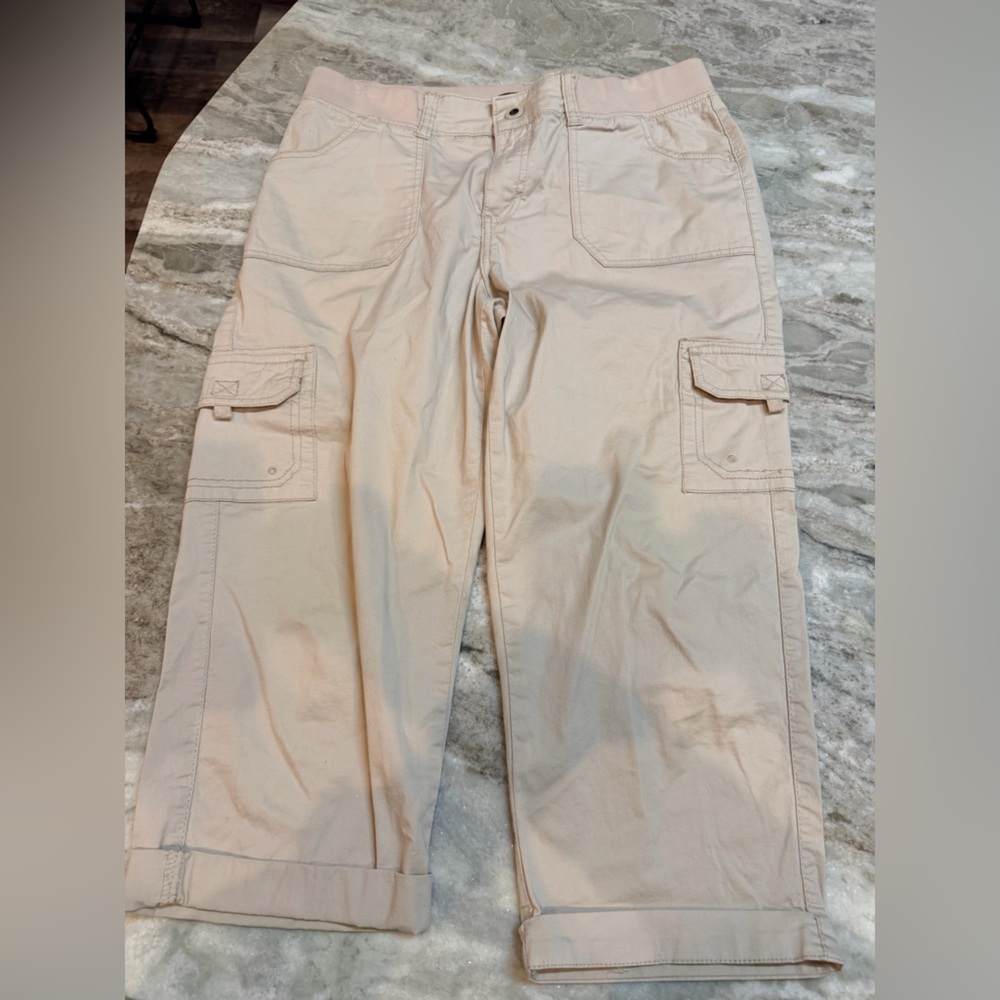 Lee Relaxed Fit Capri Pants Women 12M Khaki Beige Stretch Cotton Casual Summer